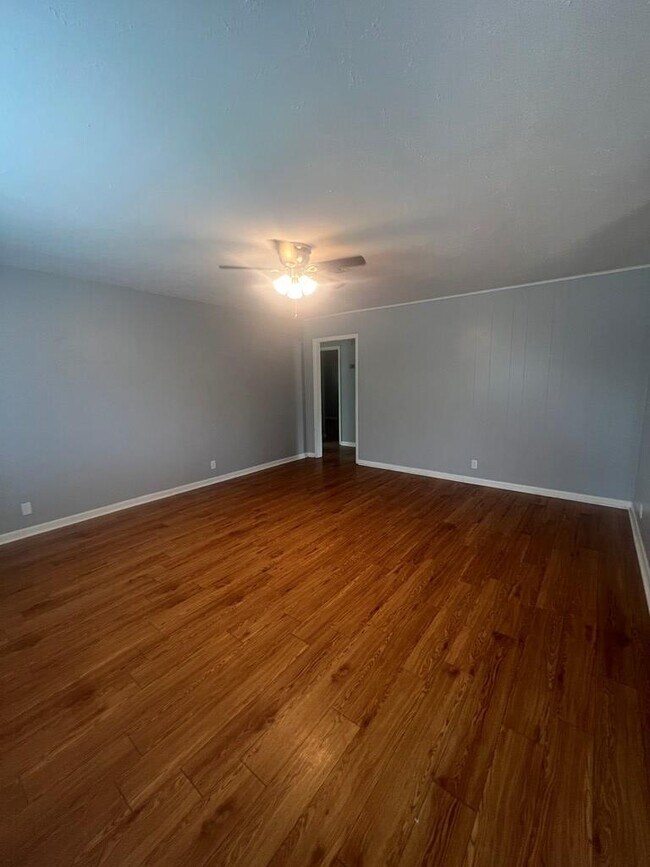 100 Hilltop Dr