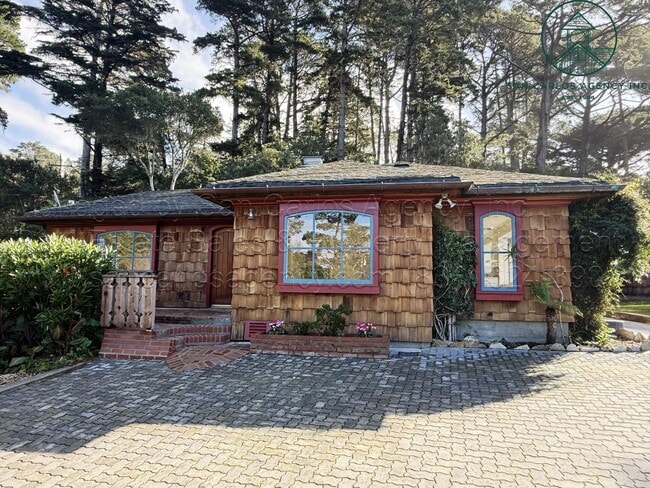 Building Photo - Incredibly Charming Two Bedroom Carmel Highlands Escape