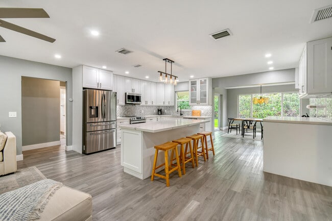 Photo - 400 Tequesta Dr