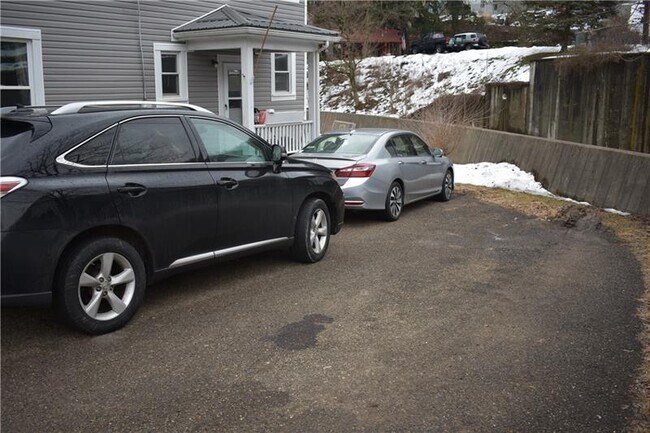 Photo - 111 Dewey St