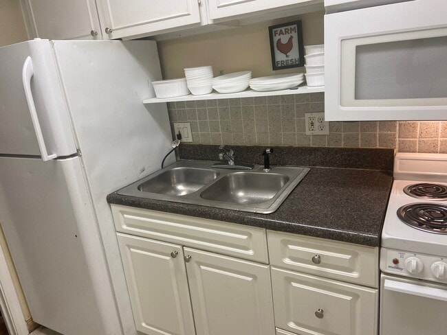 Photo - 3069 Colonial Way Unidad B