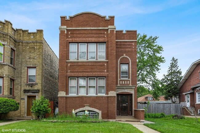 Building Photo - 1522 N Austin Blvd Unit 2