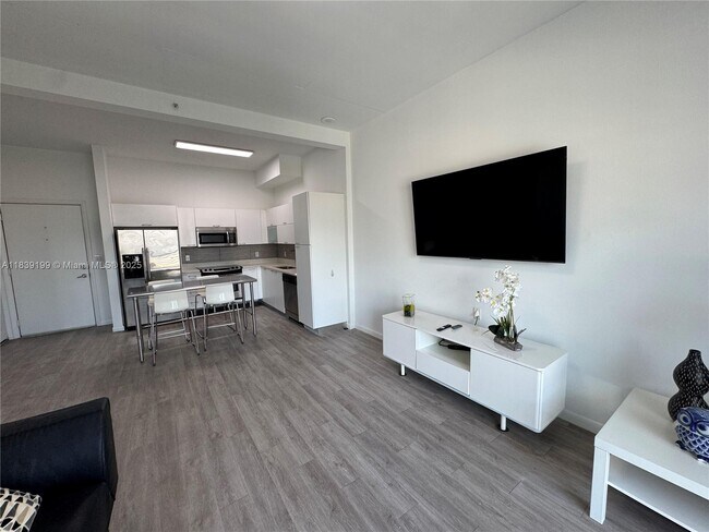 Photo - 234 NE 3rd St Unidad 905