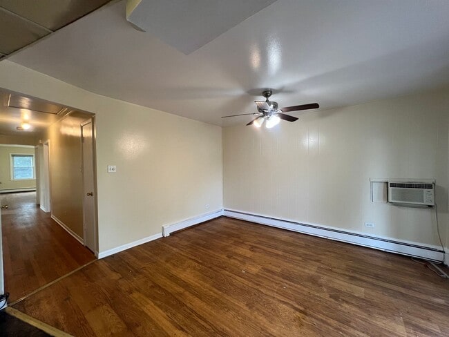 Building Photo - 14355 Park Ave Unit 2 Rental