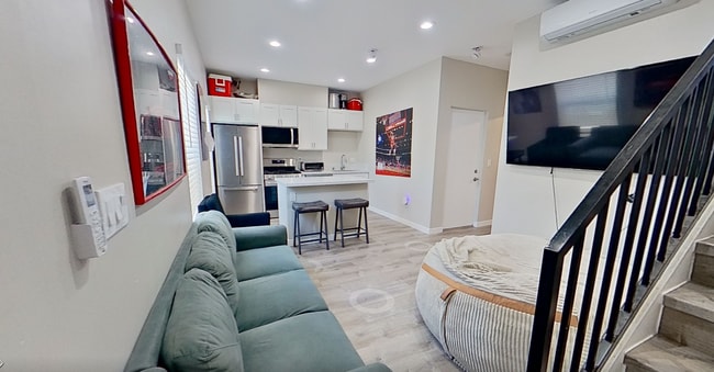 Photo - 5162-5166 Ewing St. Unidad 5164 Ewing St.