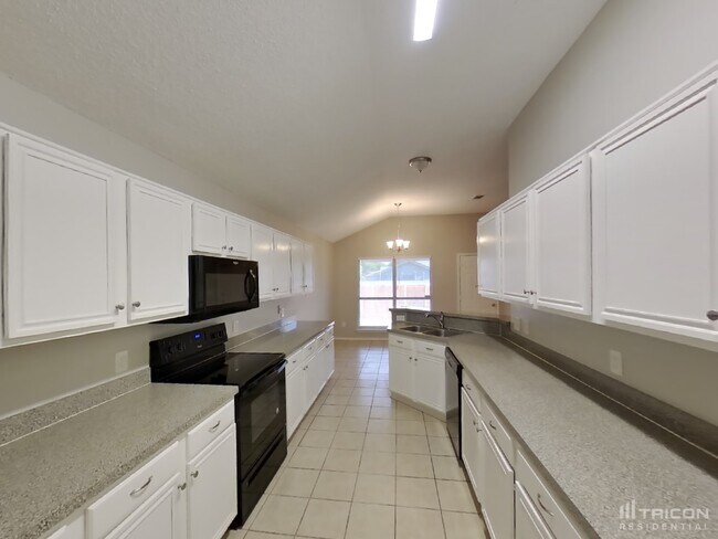 Photo - 2416 Kelton St