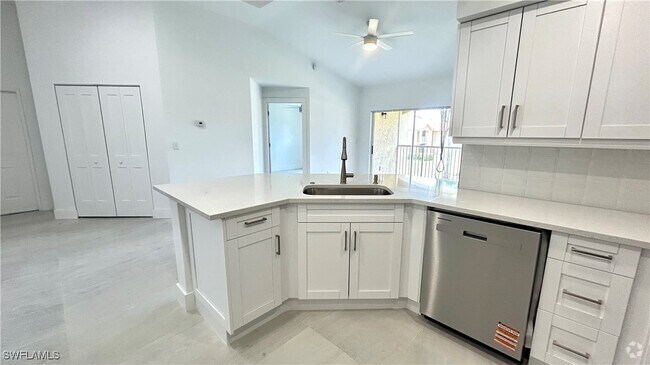 Building Photo - 8275 Ibis Club Dr Unit 705 Rental
