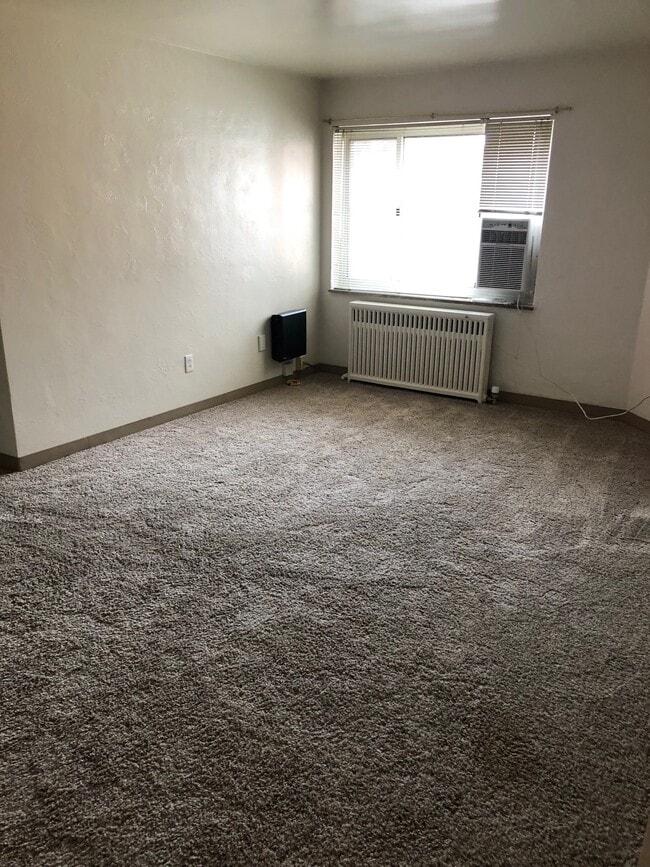 Photo - 200 Buchanan Pl