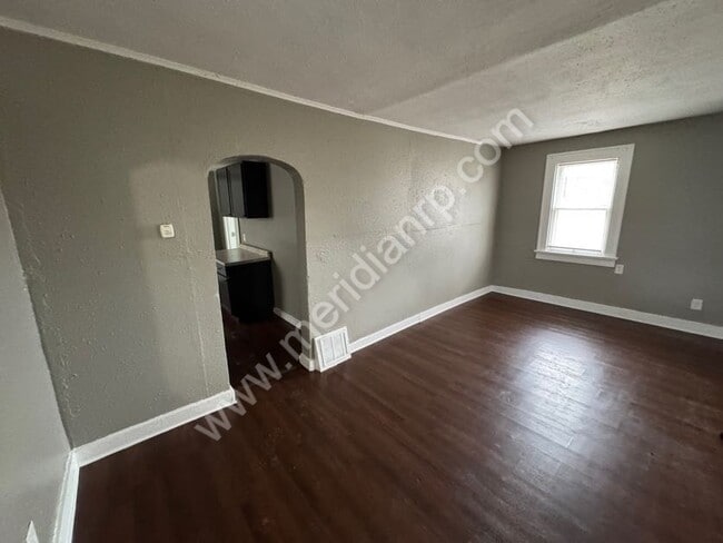 Photo - 3217 Raymond St