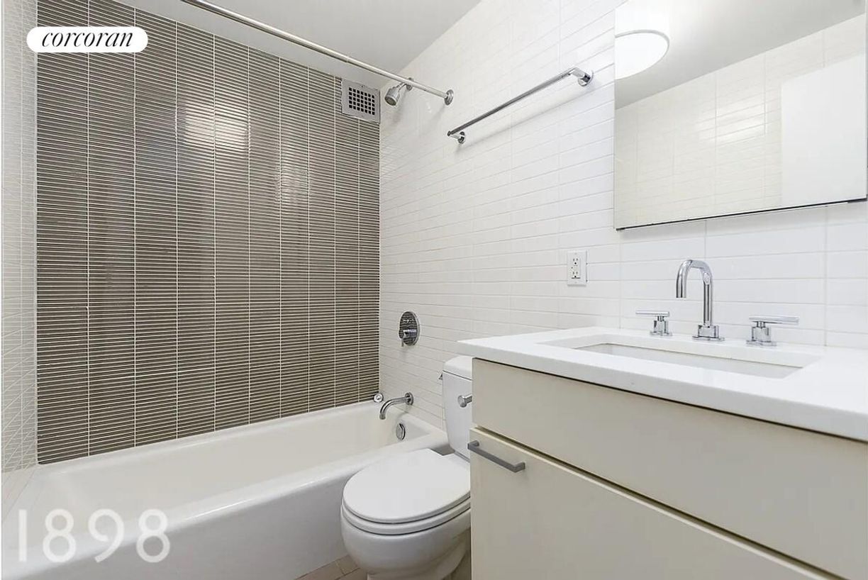 Photo - 245 E 80th St