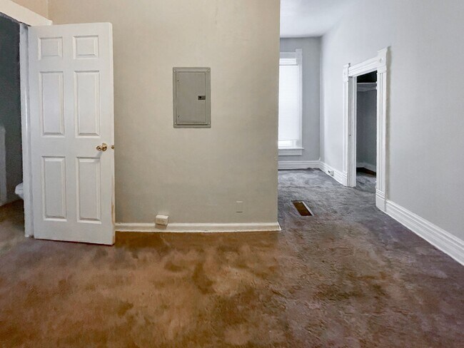 Photo - 824 & 826 W Ashland Ave Unit 826