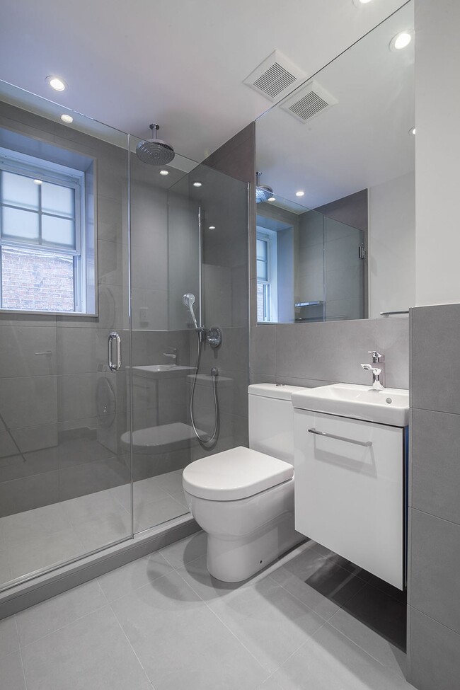 Photo - 2060 Rue du Fort Unité 3