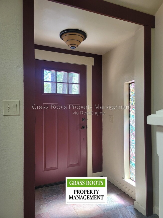 Photo - 17060 Alexandra Way