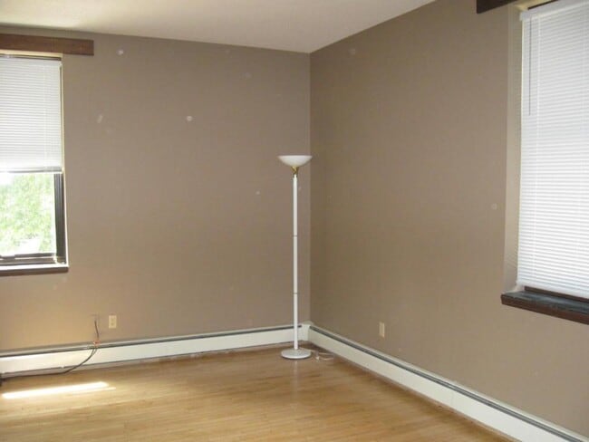 Bedroom 1 - 913 Abbott St Unit 202