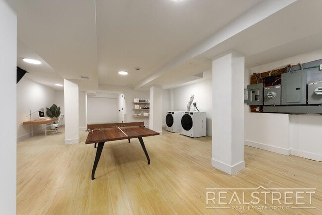 Photo - Brand New 4 bed 4 Bath Duplex with Garden in Williamsburg Unit 1