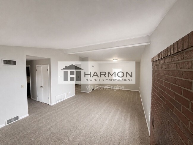 Photo - 1909 W 23rd St N