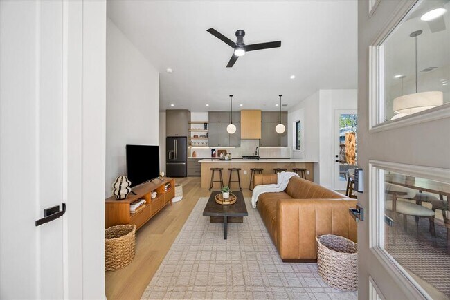 Photo - 4416 S 1st St