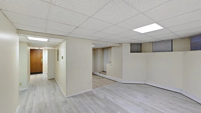 Photo - 15 Glenville Ave Unidad B1