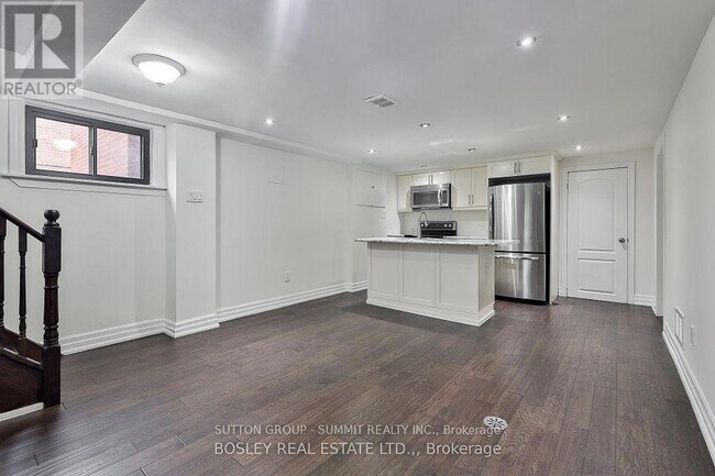 Photo - 136 Regina Ave