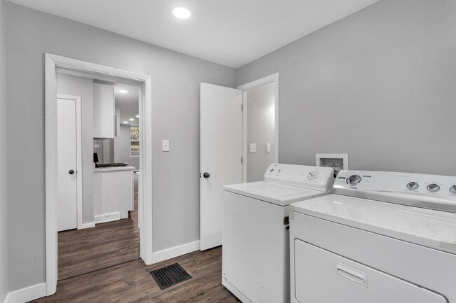 Photo - 4 Bed 2 Bath - Newly updated Shadyside home