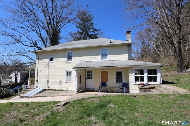 Photo - 48 W Branchville Rd