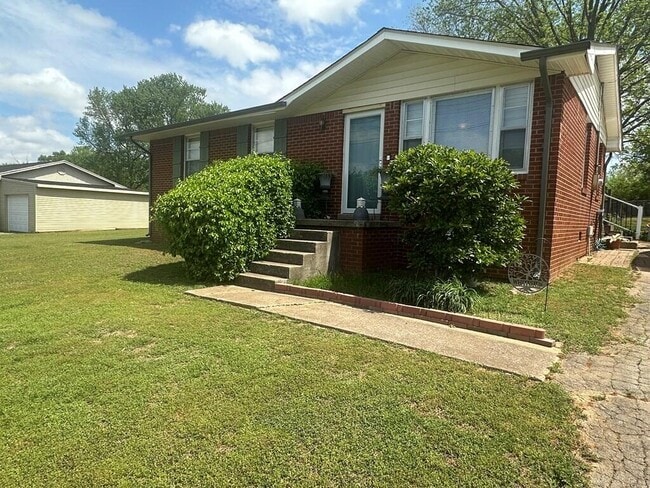 Photo - 204 Crest Dr