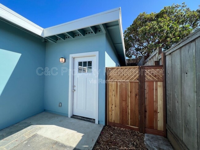 1478 Darwin St Unit A