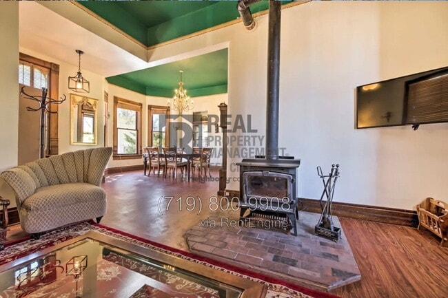 Photo - 702 Wilson Ave