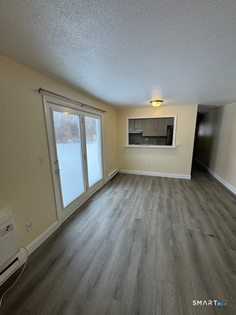 Building Photo - 15 -2 Kent Ct Unit 4