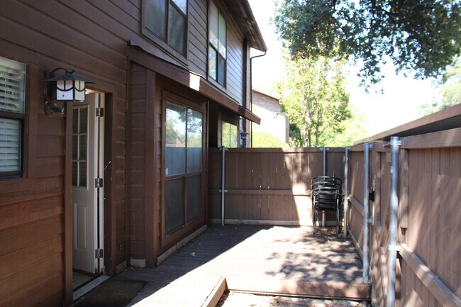 Photo - 7522 Holly Hill Dr Unit 1