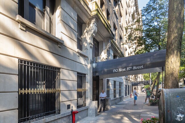 Photo - 150 W 87th St
