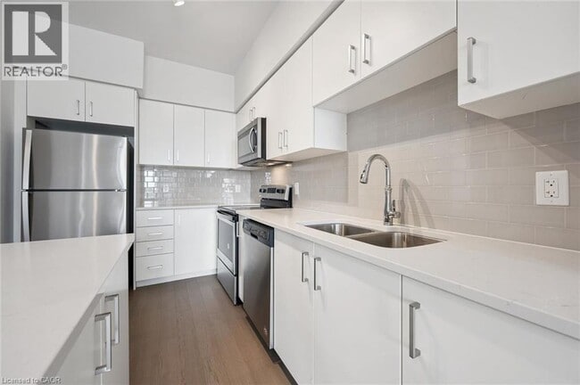 Photo - 155 Caroline St S Unité 1807