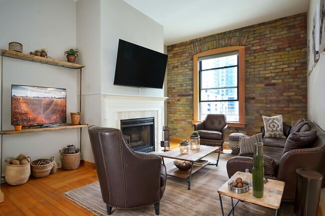 Building Photo - Beautiful Condo in Prime Minneapolis Locat... Unit 6