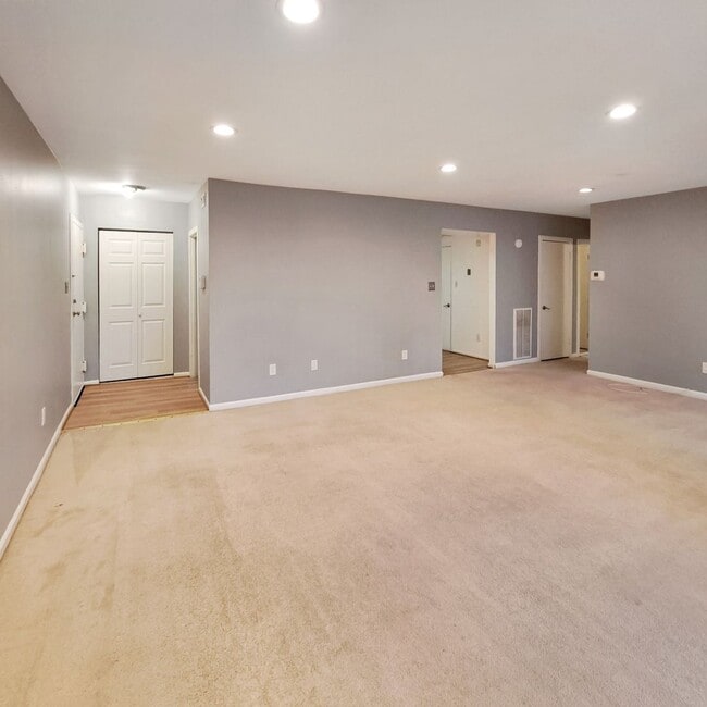 Photo - 10244 Prince Pl Unit 204