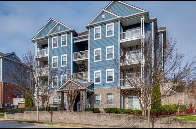 Building Photo - 8205 Lenox Creekside Dr Unit L-11