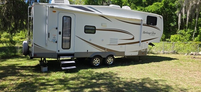 Building Photo - 1 Bed 1 Bath camper Rental