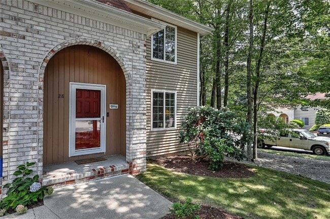 Photo - 28 Marigold Cir