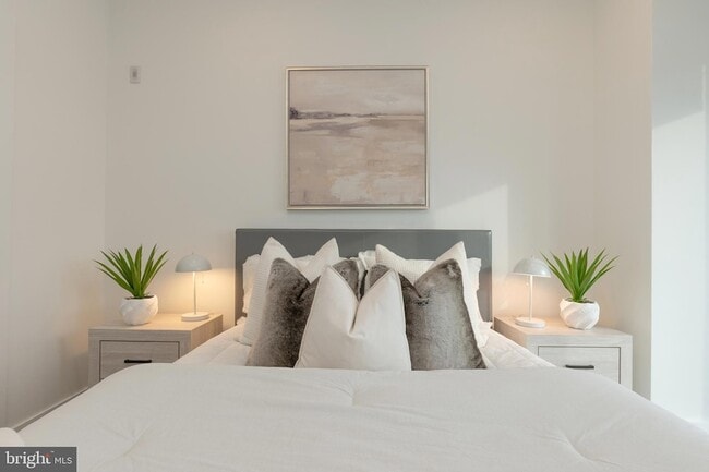 Photo - 1421-23-1423 E Columbia Ave Unit 402