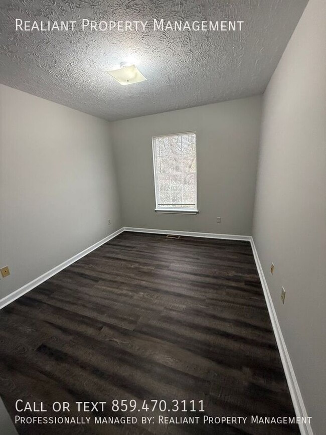 Photo - 221 Tanbark Dr