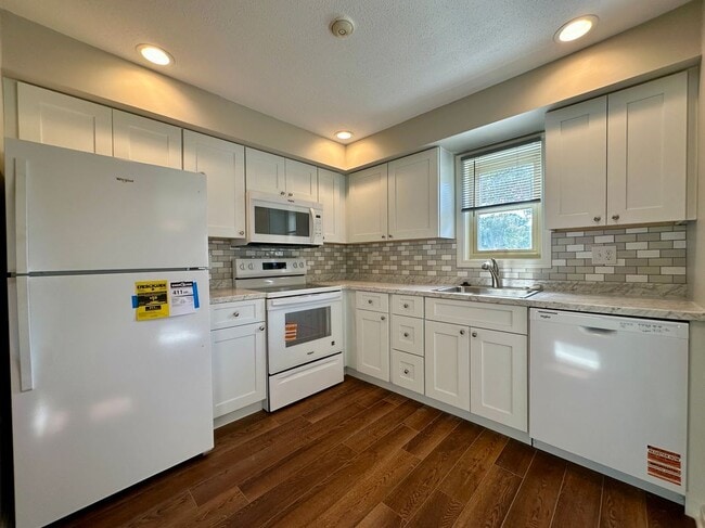 Photo - 3524 W Shore Rd