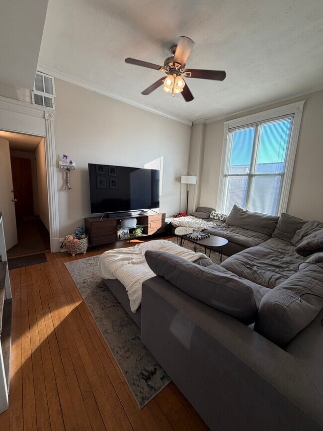 Photo - 3730 N Sheffield Ave Unit 3R