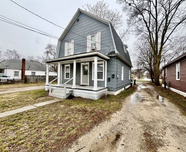 Building Photo - 855 Turner Ave Unit #1