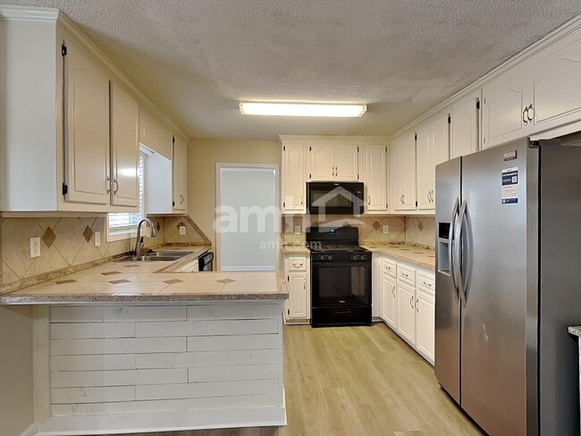 Photo - 1017 Queensbury Run