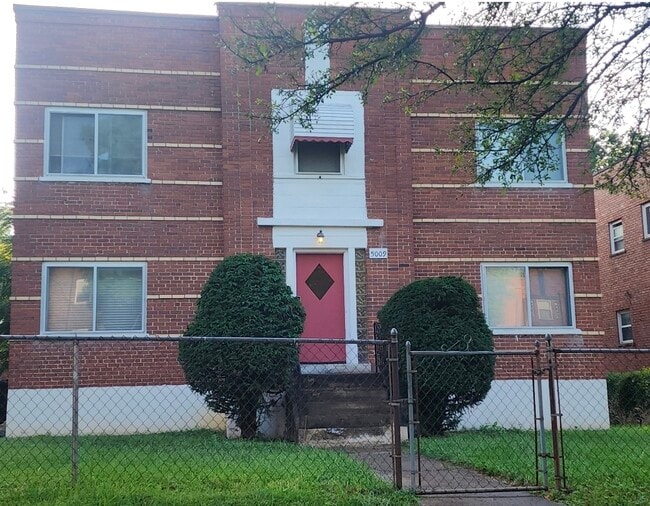 Building Photo - 5009 Newfield Ave Unit C