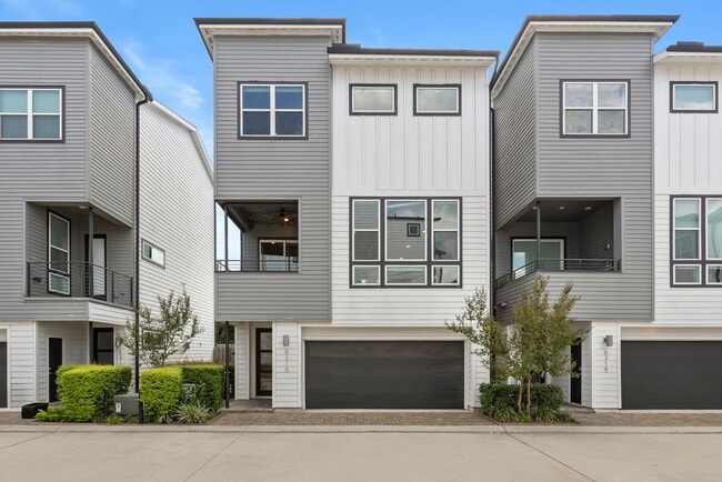 Building Photo - Modern Three-Story Home in Timbergrove Yards