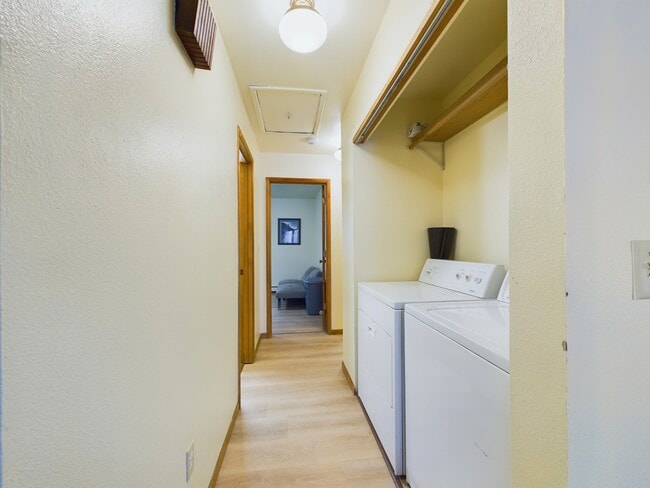 Photo - 933 Cowles St Unidad 2