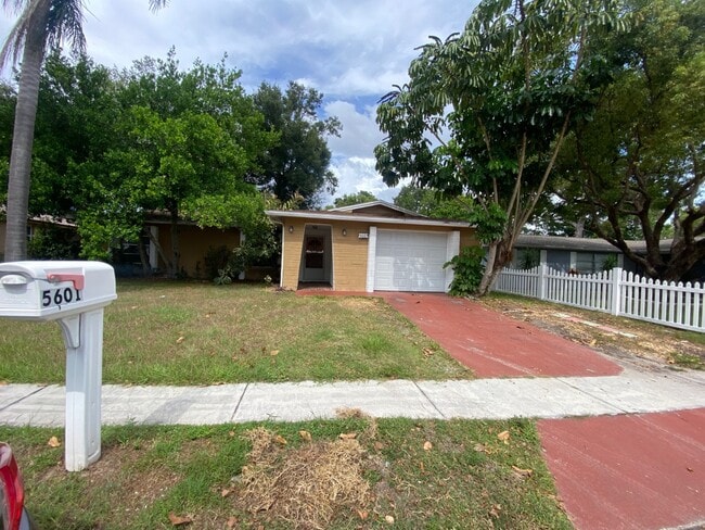 Photo - 5601 Elkhorn Blvd