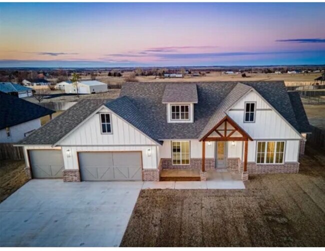 Photo - 7530 Highland Hls Dr