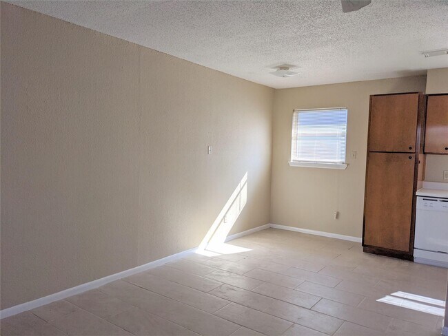 Photo - 915 Alexander St Unit 3