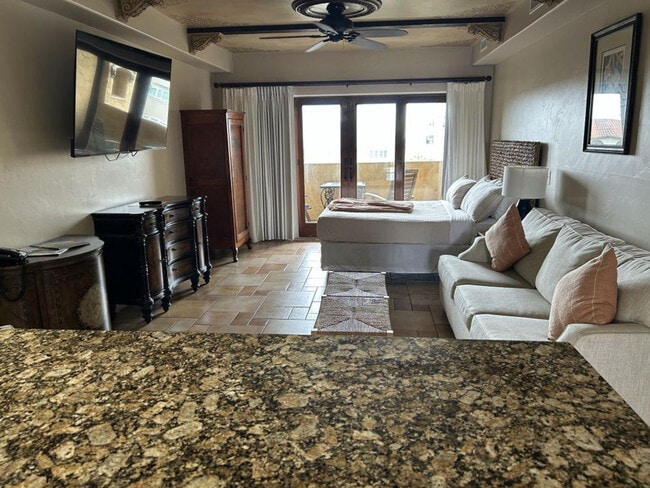 Building Photo - 935 Beachview Dr Unit ID1267826P Rental